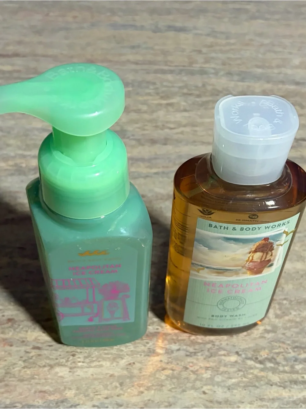 Bath & Body Works Neapolitan Ice Cream Shower Gel Foaming Hand Soap - Mint Green